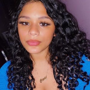 Meet your Posher, Crystal